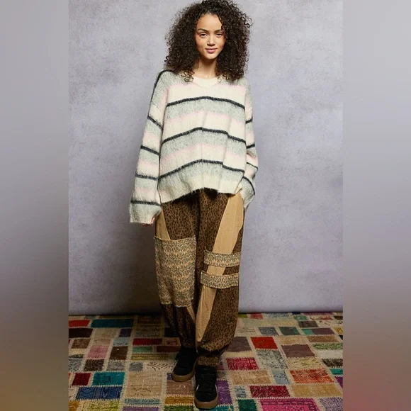 ❄️ POL “ Malibu Stripes “ Cozy V Neck Sweater | Neutral Stripes - Picture 6 of 6